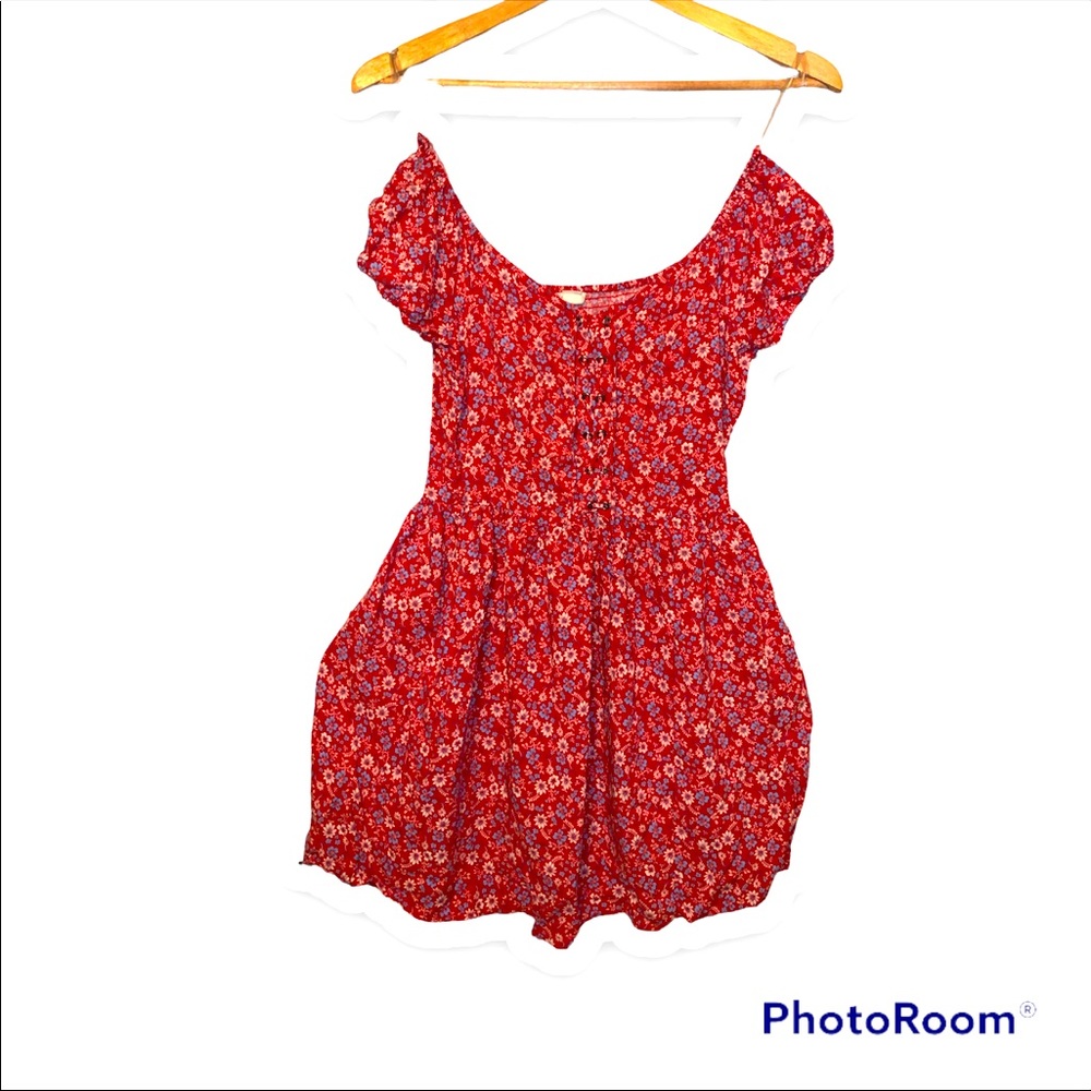 Floral print dress the brand is Aeropostale